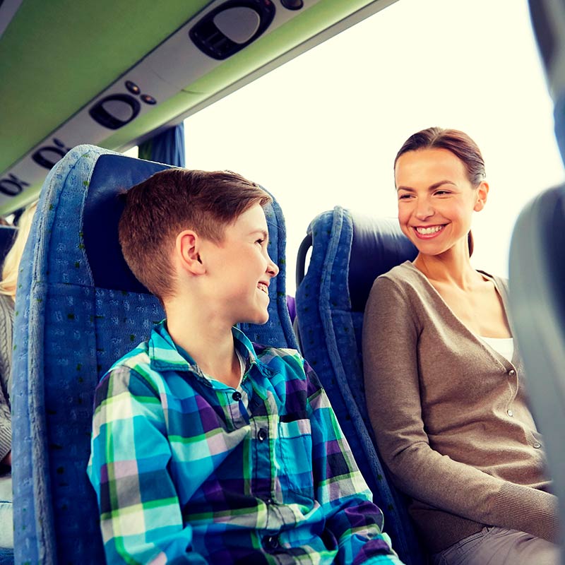Viaja en bus con tu familia con linecar Viaja en bus con tu familia con linecar